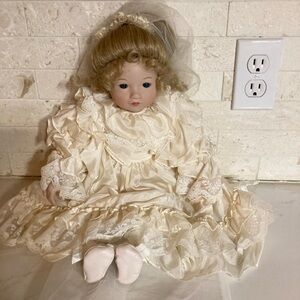 Vintage Dolls by Pauline Doll Pauline Bjonness-Jacobsen Blonde Bride Lace Dress